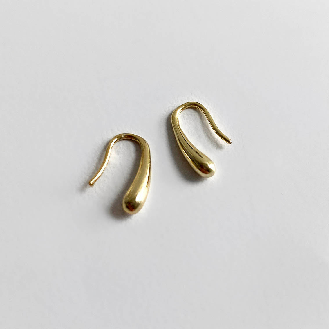 jullie drop earrings in 18k gold plated sterling silver