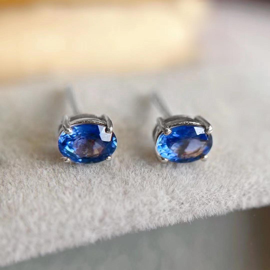 single tulip 1.2ct oval sapphire earrings in 18k white gold