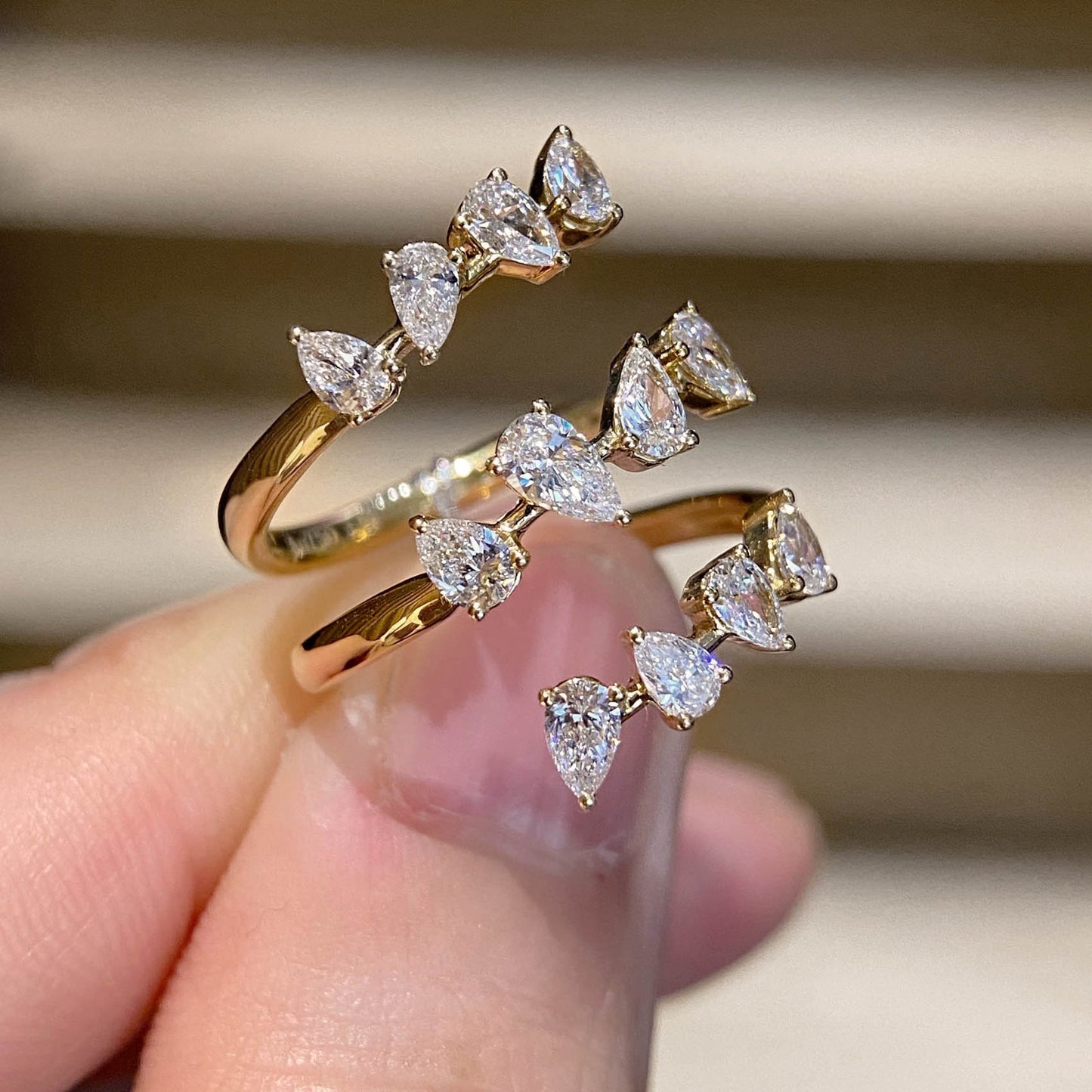 Teide Pear-cut Diamond Wrap Ring in 18K Gold