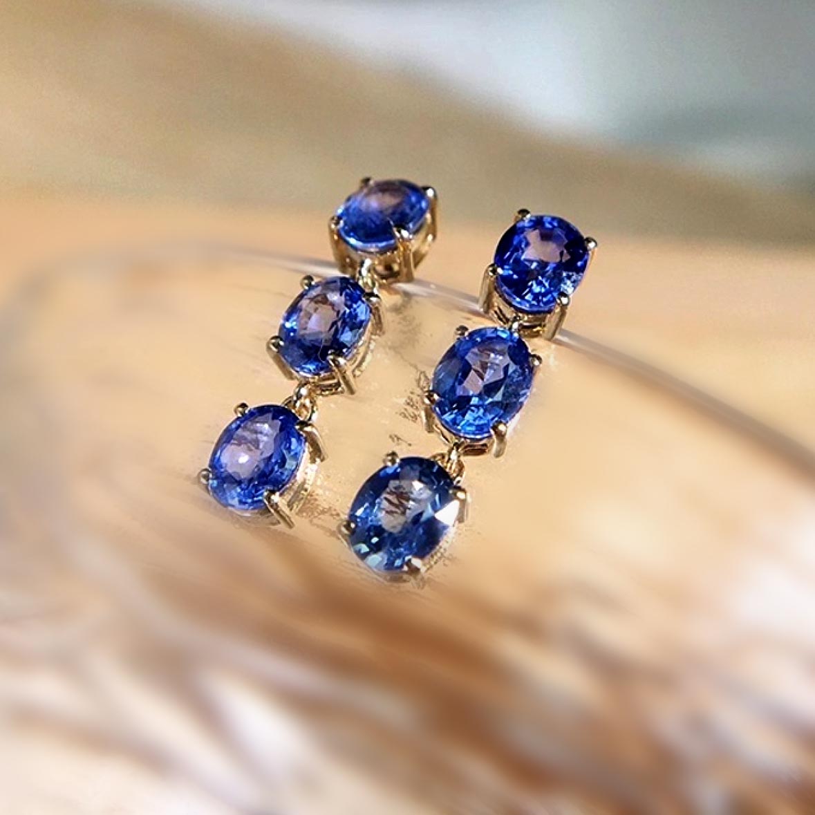 2ct oval sapphire drop earrings in 18k gold zoom