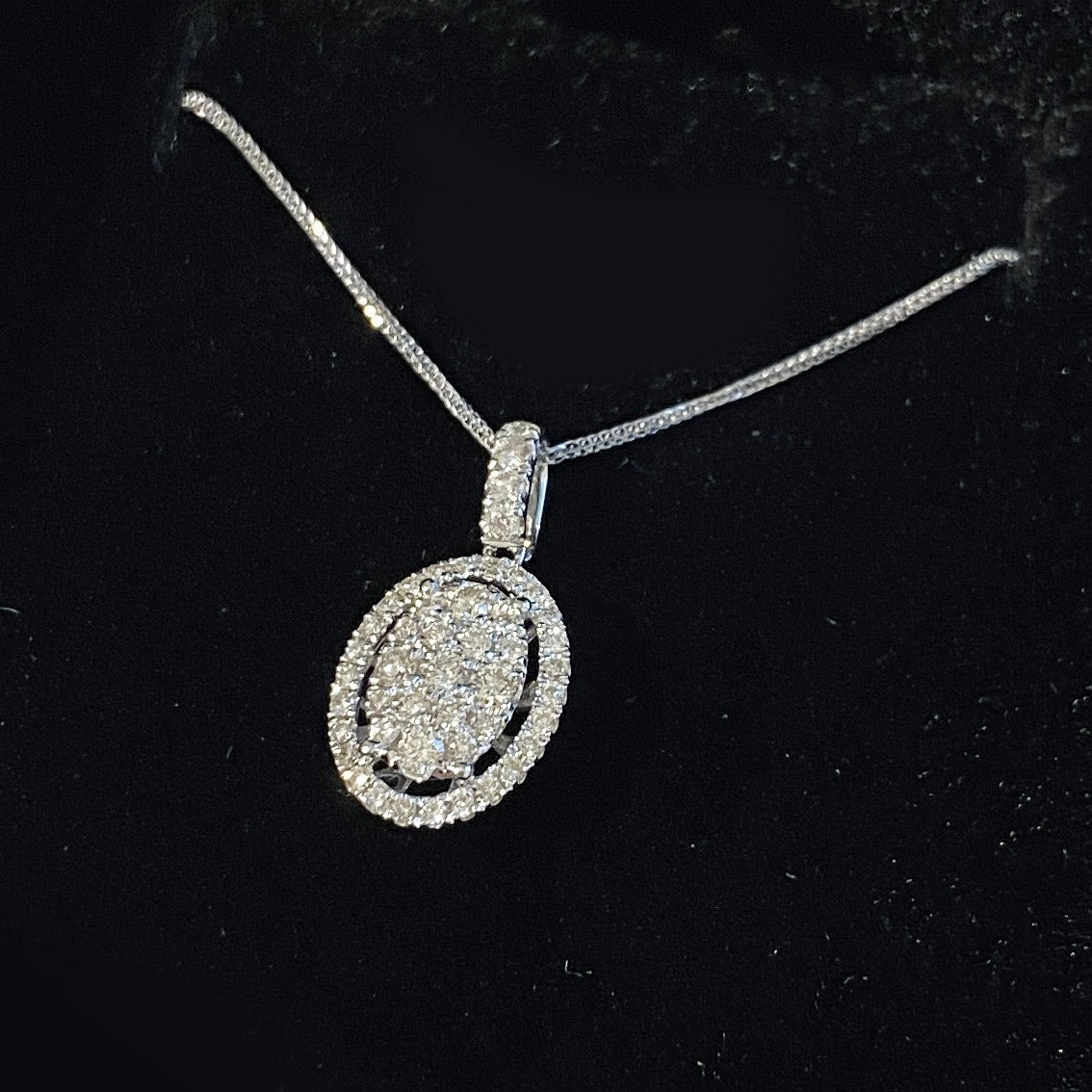 0.55ct oval shape diamond cluster necklace 18k white gold