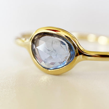 blue sapphire ring 18k gold zoom