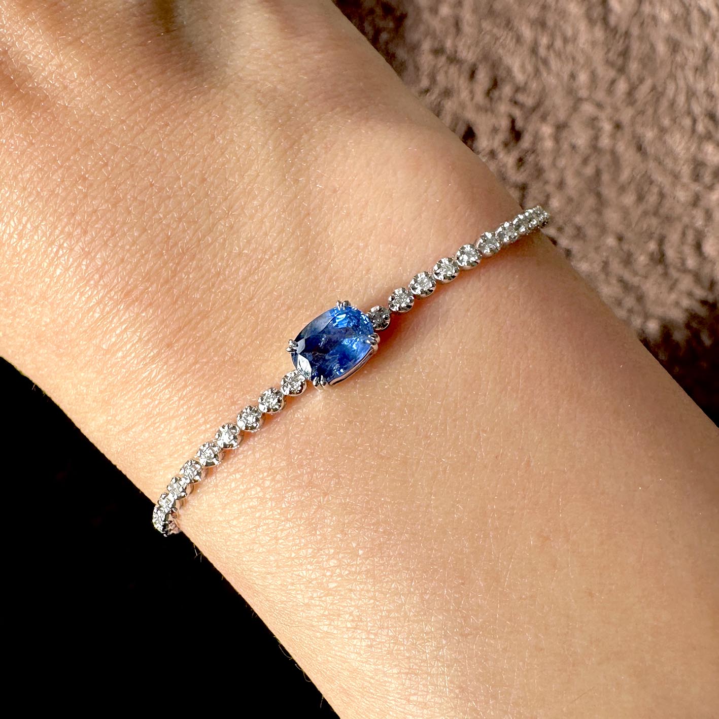 disco 2.16ct sapphire diamond tennis bracelet 18k white gold on model
