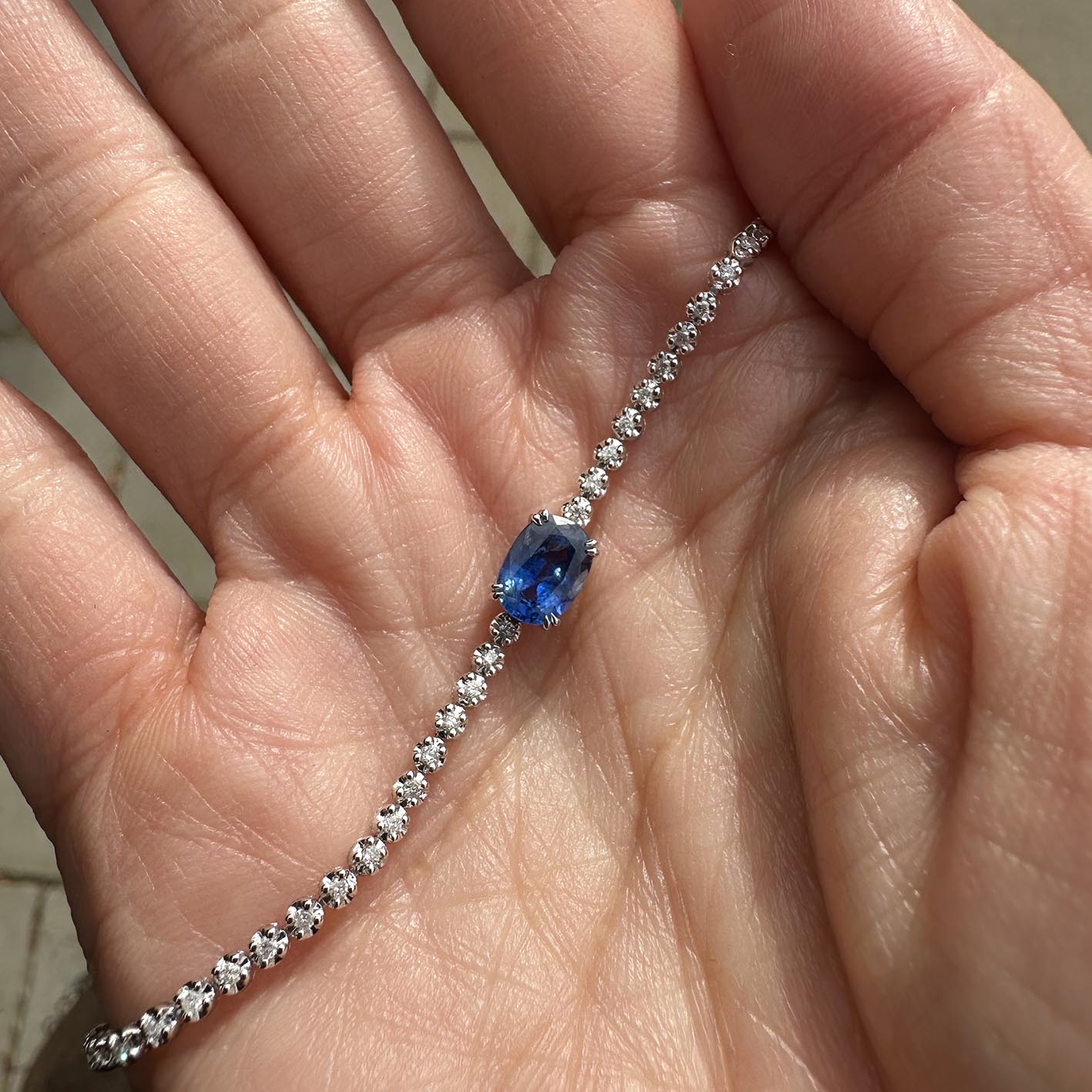 disco 2.16ct sapphire diamond tennis bracelet 18k white gold on hand