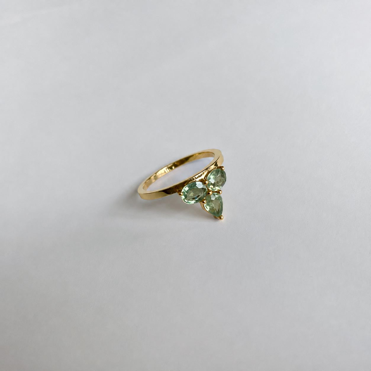 eden green sapphire ring in 18k gold