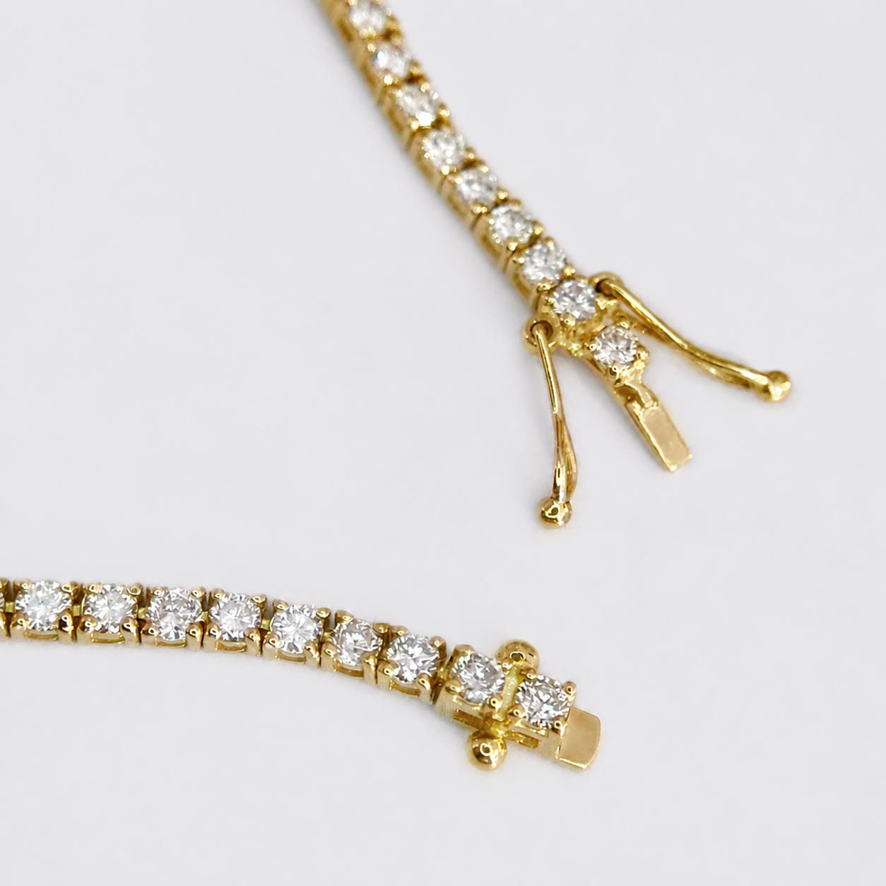 embrace 2ct diamond tennis bracelet in 18k gold lock