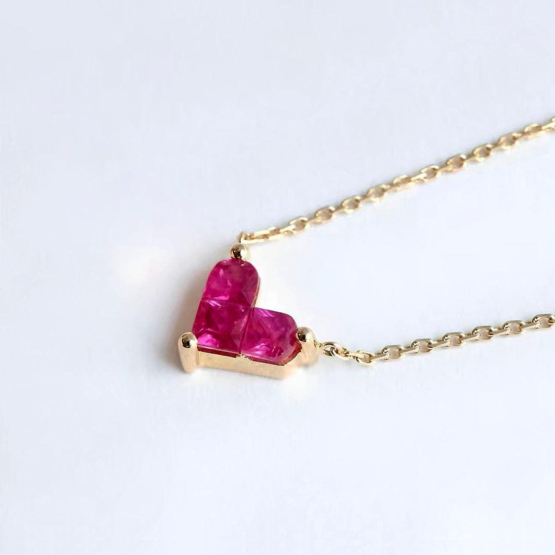 0.27ct ruby by heart necklace 18k gold