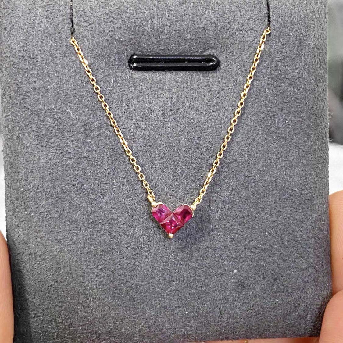 0.27ct ruby by heart necklace 18k gold in box