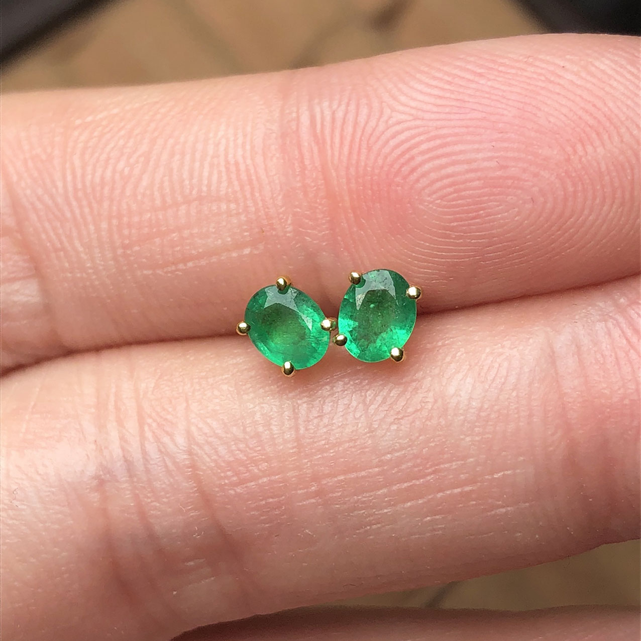 oval emerald earrings 18k gold on hand