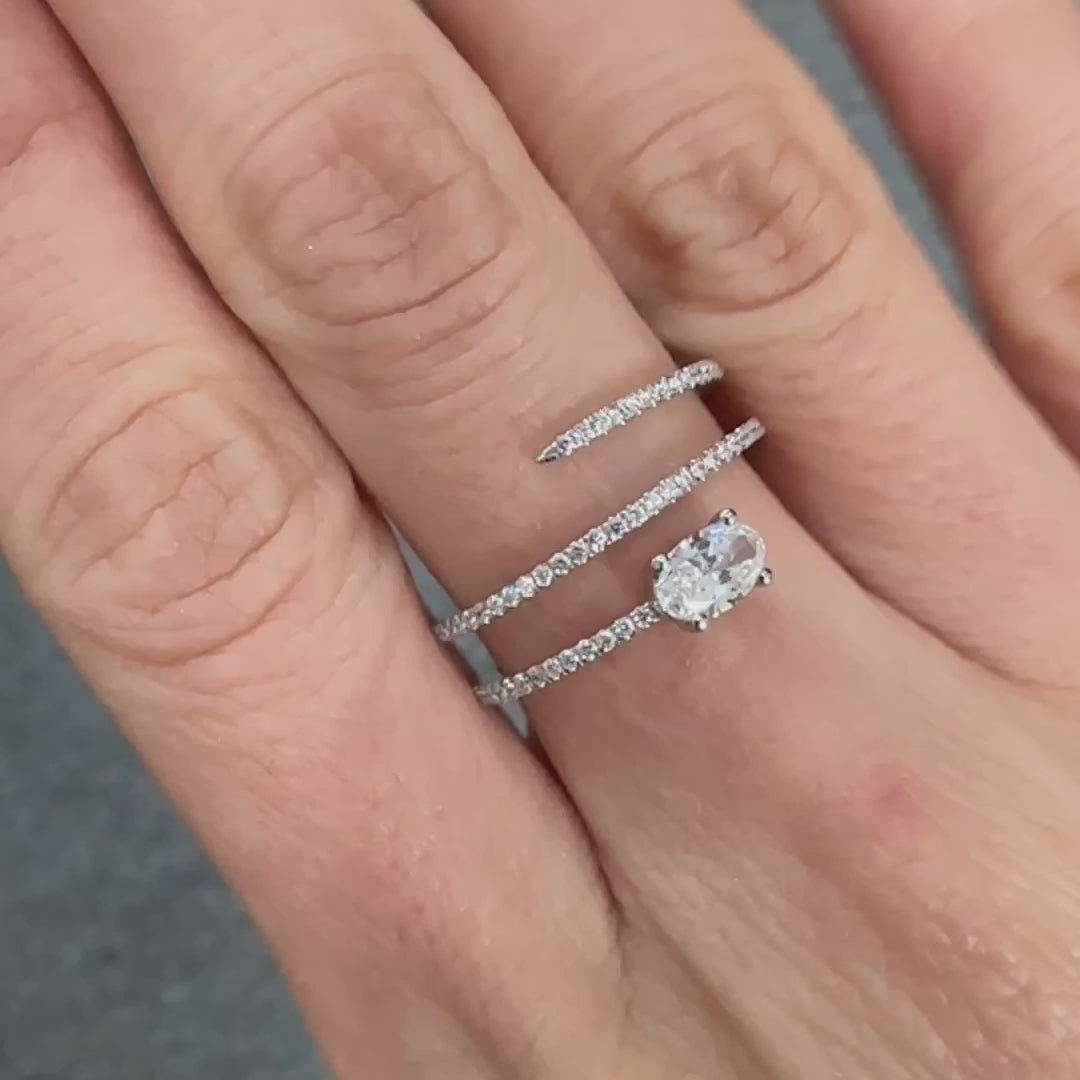 oval-cut diamond ring 18k white gold video