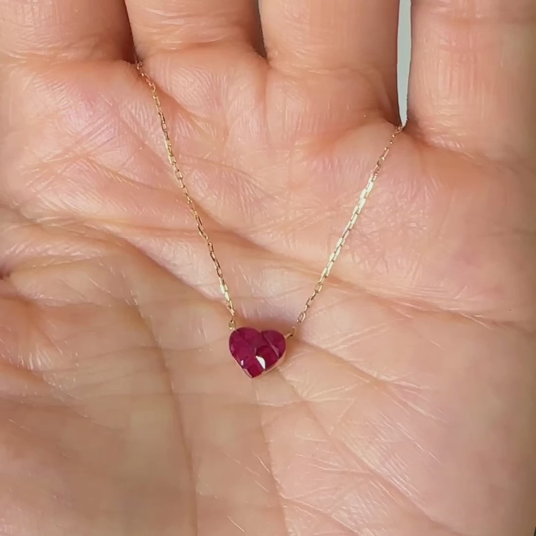 0.5ct ruby by heart necklace 18k gold video