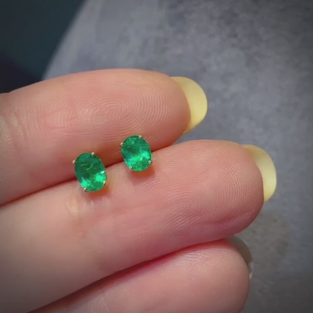 oval emerald earrings 18k gold video