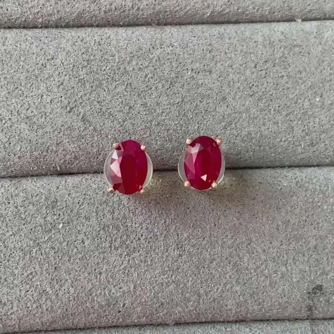 single tulip oval ruby earrings 18k gold video