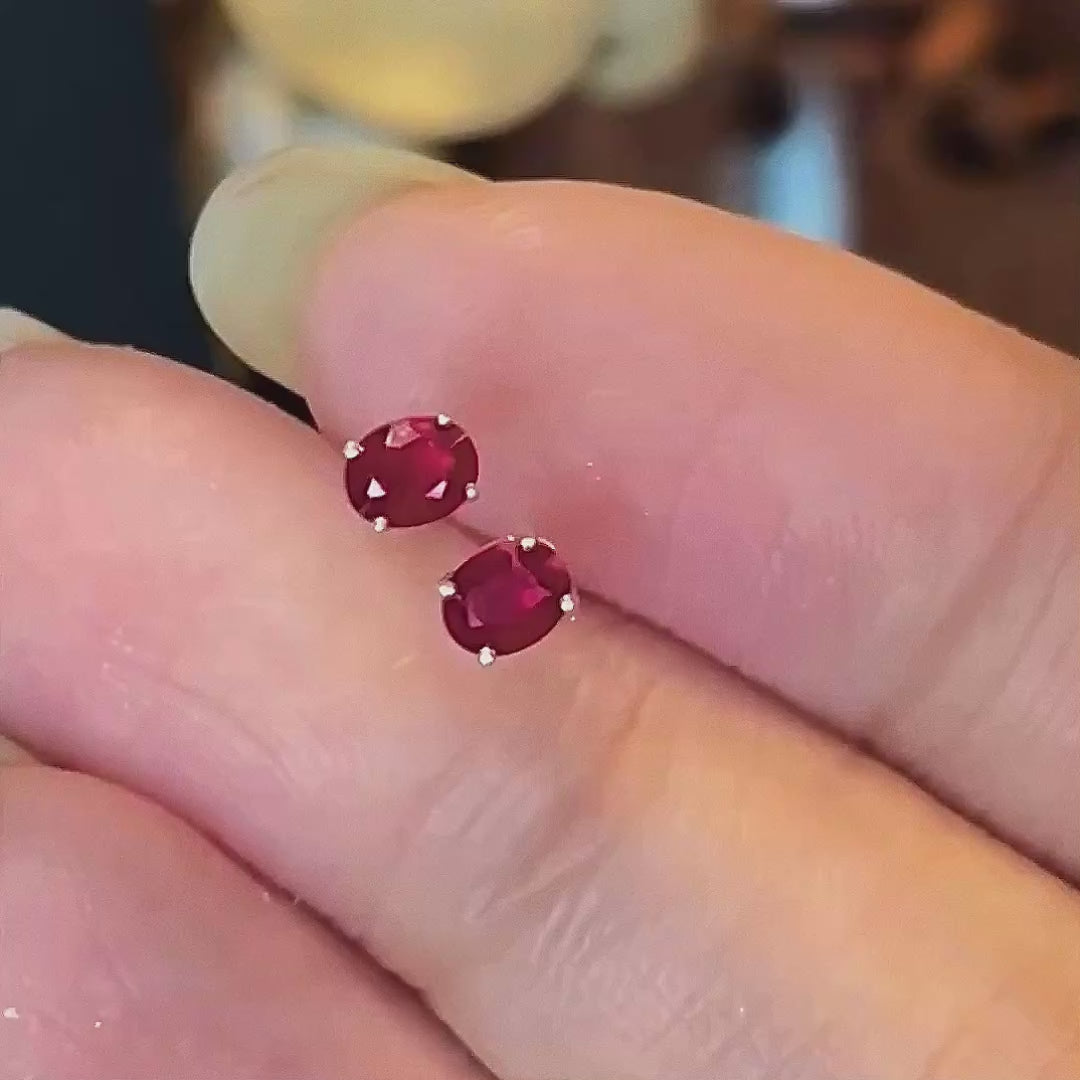 single tulip oval ruby earrings 18k gold video