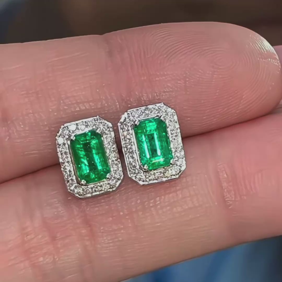 1.2ct emerlad diamond halo earrings in 18k white gold video
