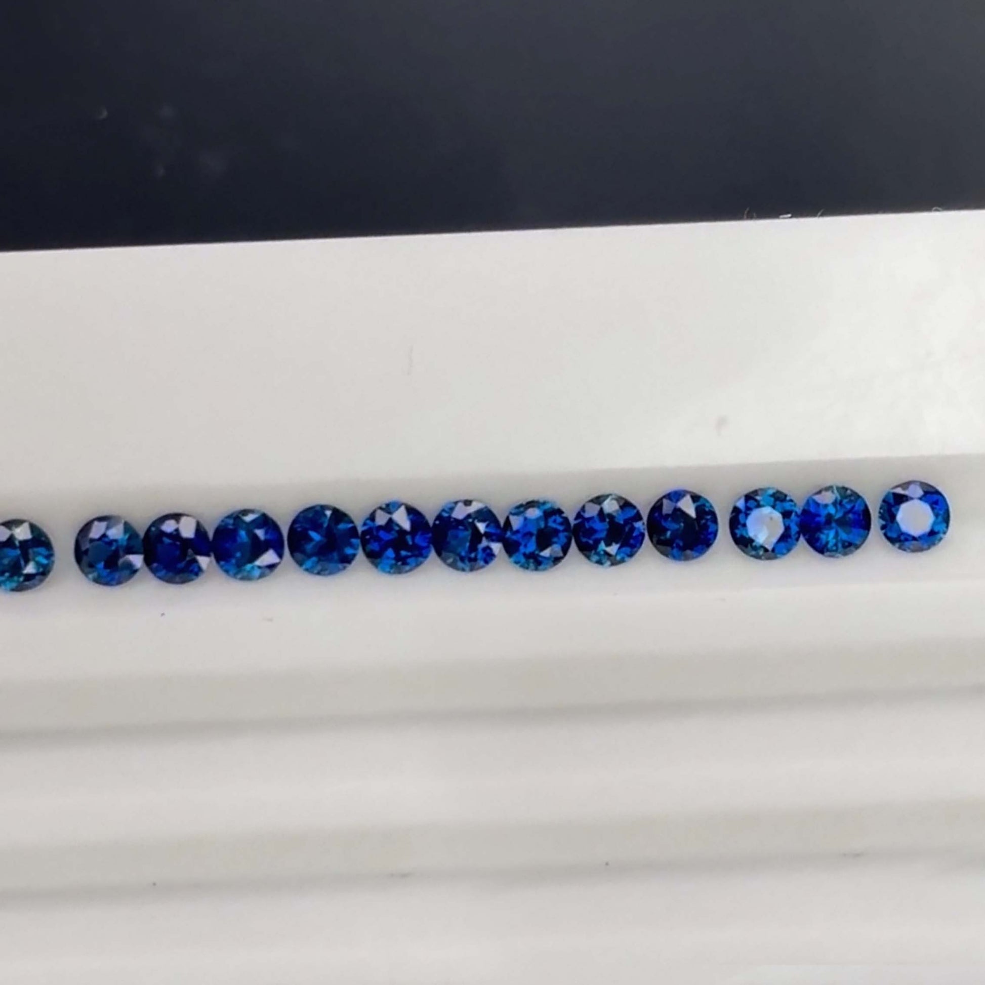 round sapphires