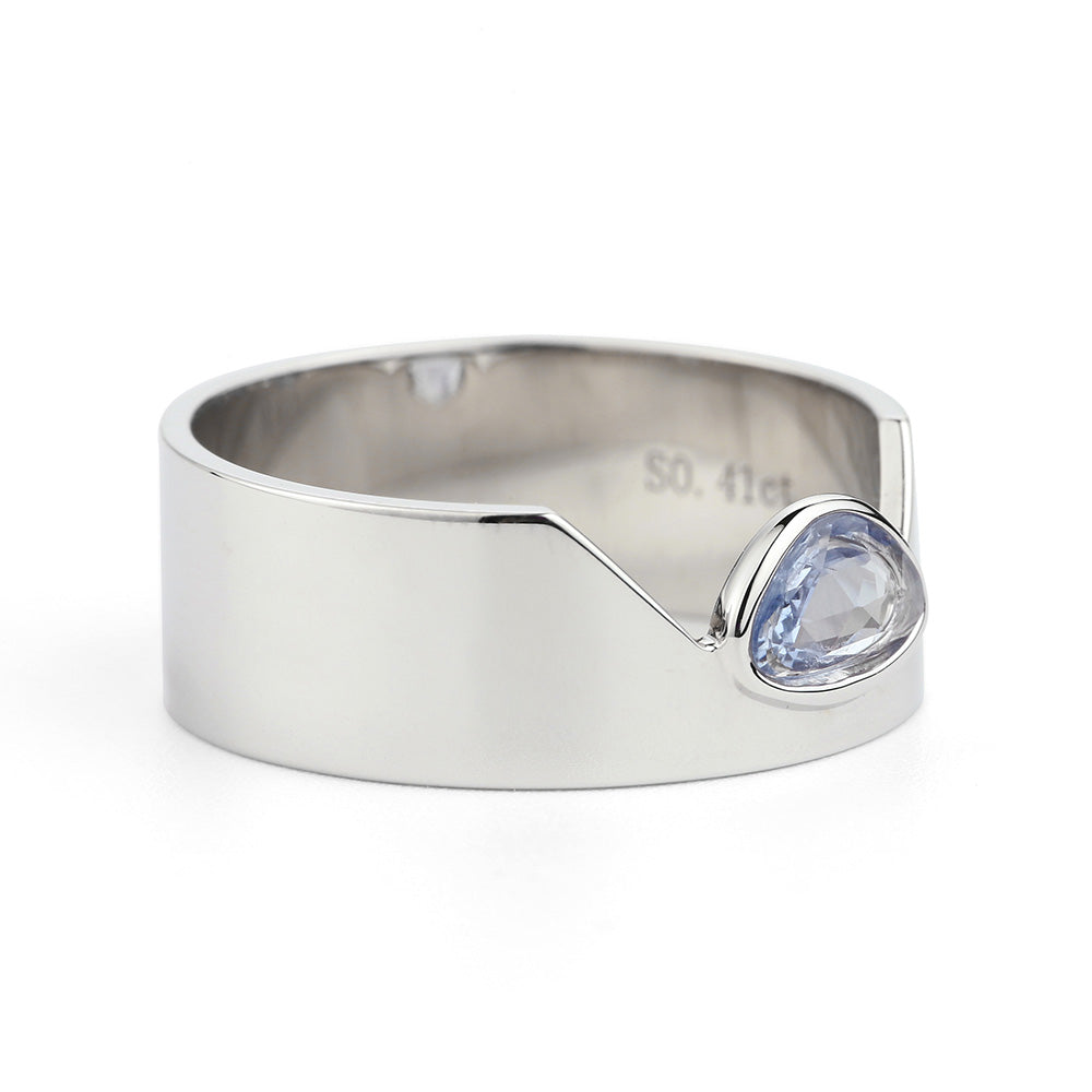 blue sapphire cigar ring 18k white gold