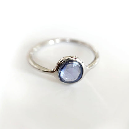 blue sapphire ring 18k white gold