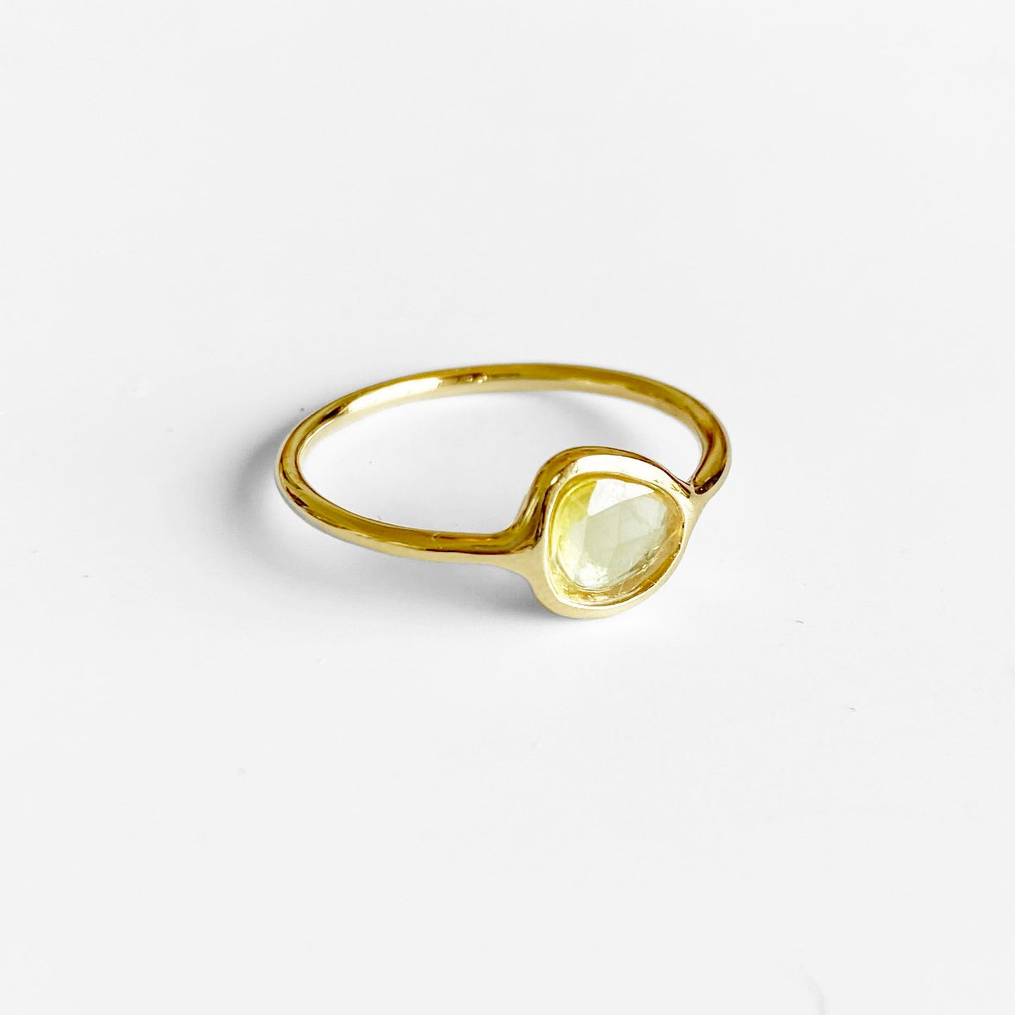 lemon yellow sapphire ring 18k gold